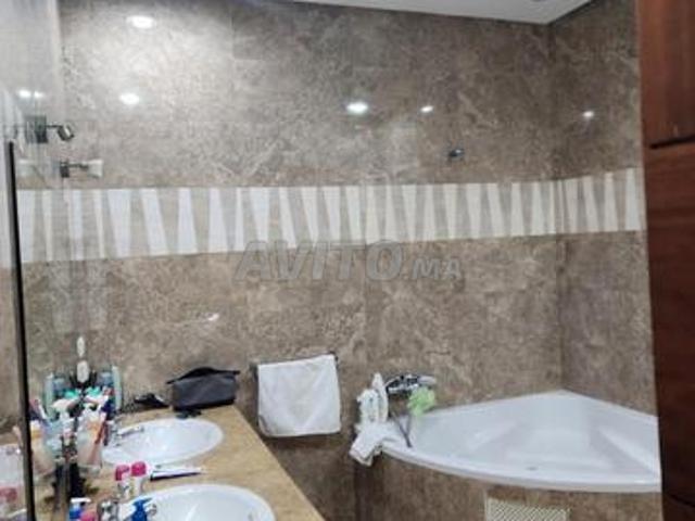Villa 220m² à vendre à Wifak