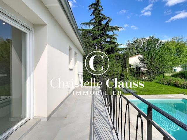 Villa avec piscine et jardin