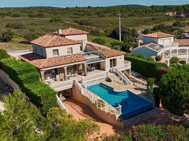 Villa 250m2 Piscine Vue panoramique Terrain 1.500m2