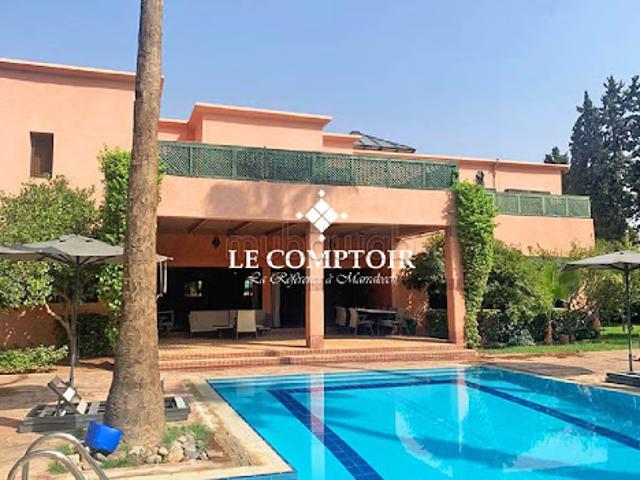 Villa avec piscine et jardin