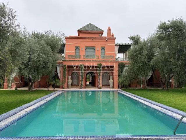 Villa avec jardin et terrasse