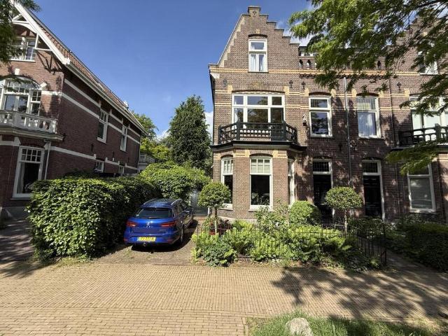 Villa, 2 onder 1 kapwoning te huur in Amersfoort