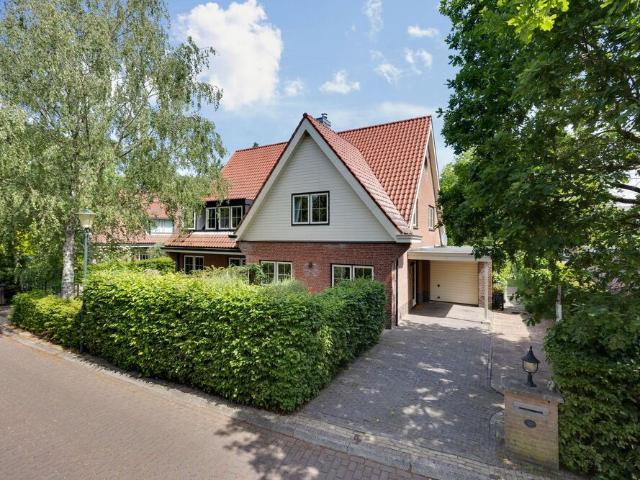Villa, 2 onder 1 kapwoning te huur in Wassenaar