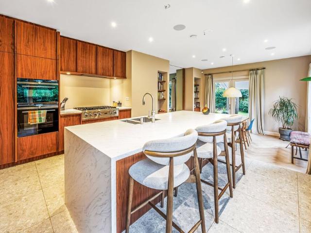 Villa, 2 onder 1 kapwoning te huur in Wassenaar