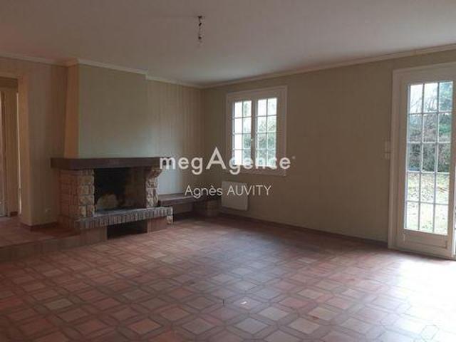 Villa 2 chambres, Commentry Auvergne 03600 ES87737075