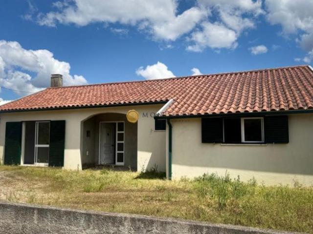villa 2 quarto, Coimbra Miranda do Corvo 3220 DS102052439