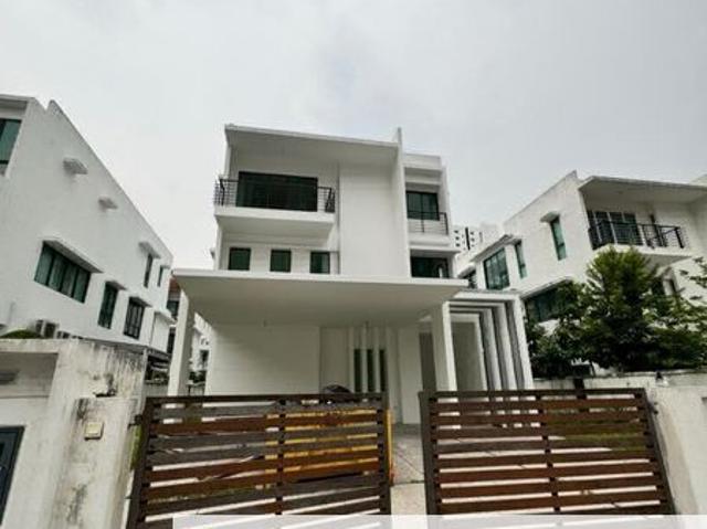 Villa 33, Bukit Manda'rina