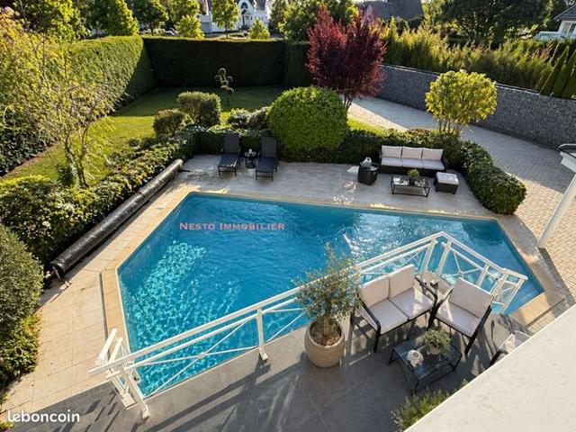 Villa 356 m²: sous sol complet et piscine chauffée La Wantzenau, Strasbourg