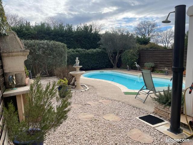 Villa 3 chambres de 105 m² avec piscine et garage