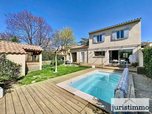 Villa 3 chambres de 2018, piscine, norme Rt2012 94m² Sérignan du Comtat