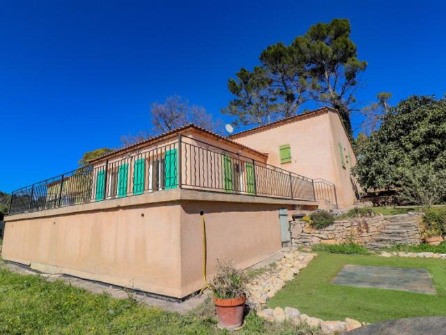 VILLA 3 CHAMBRES ET GARAGE SUR TERRAIN 1800M2