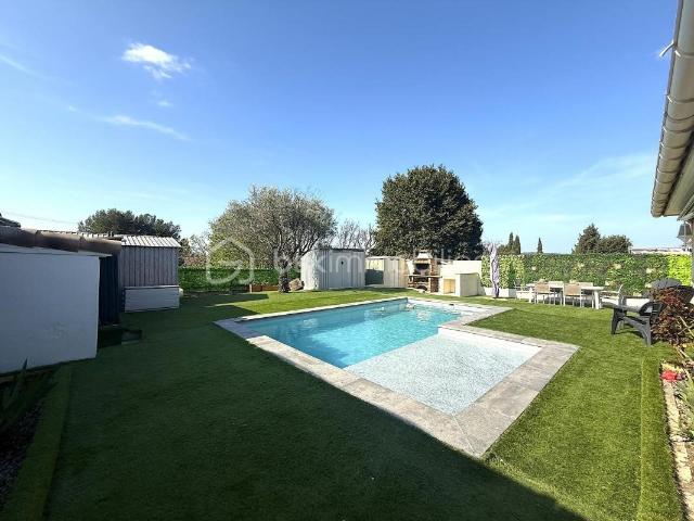 Villa 3 chambres et 1 bureau avec piscine