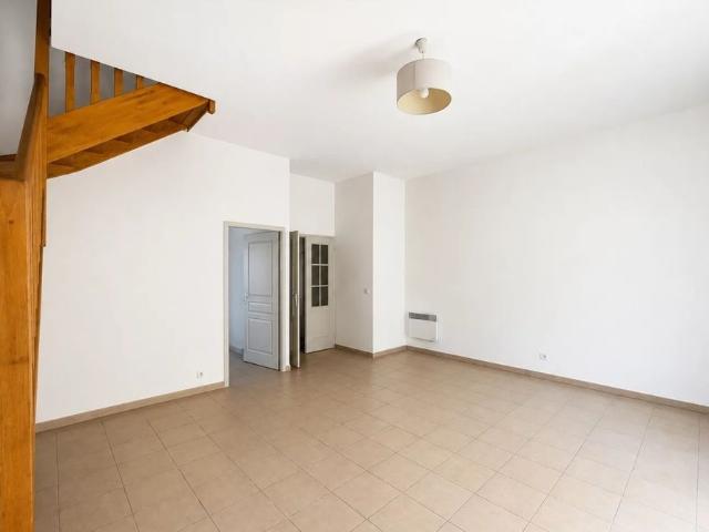 Villa 3 chambres, jardinet et garage