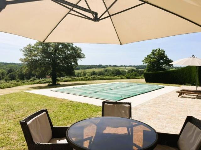 Villa 3 chambres sur un grand parc avec vue, endroit calme