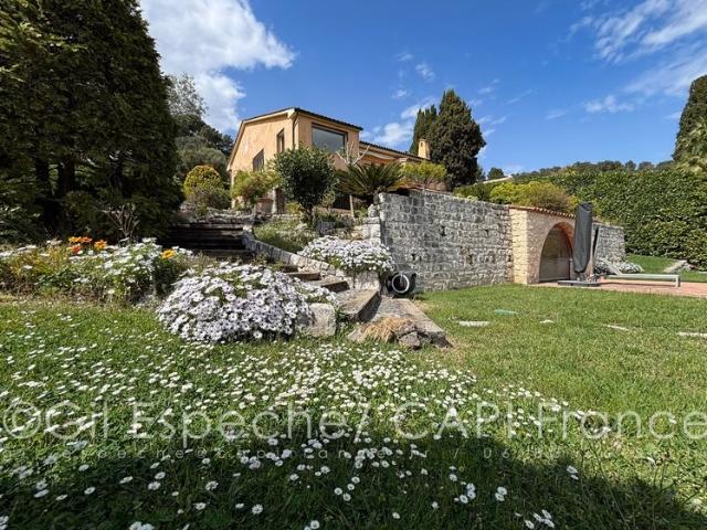 Villa 3 chambres vue sur Saint Paul La Colle Sur Loup 06 172m² La Colle sur Loup