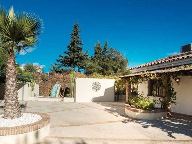Villa 3 Dormitorio Estepona Andalucía ES98302855