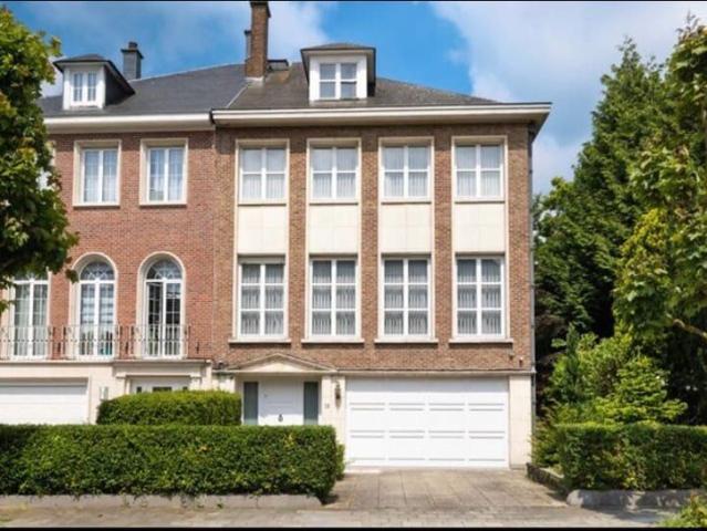 Villa 3 façades A louer
