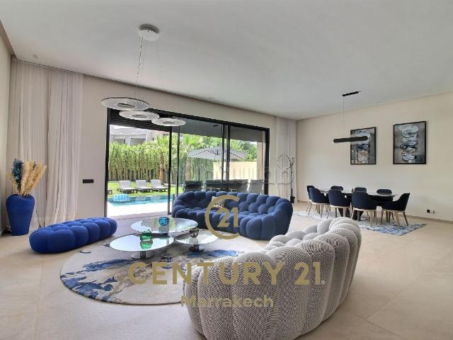 Villa 3 façades avec piscine – golf argan