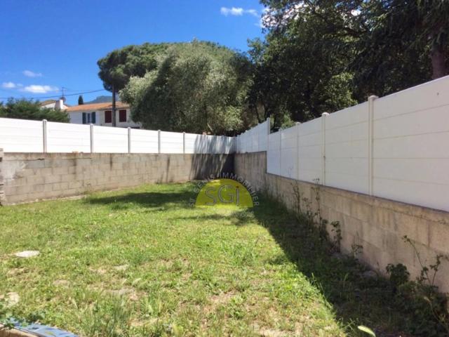 Villa 3 faces de 126,70 m2 sur 327 m2 de terrain avec garage et abri jardin