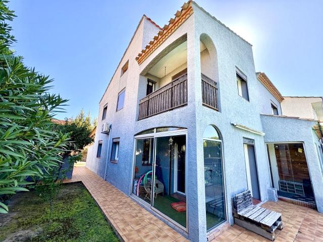 Villa 3 Faces 7 pièces avec garage et piscine 180m² Saint Laurent de la Salanque
