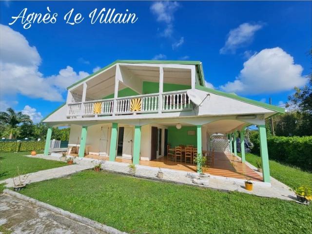 Villa 3 Logements avec Piscine à Saint Protais