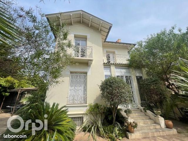 Villa 3 pièces 150 m²