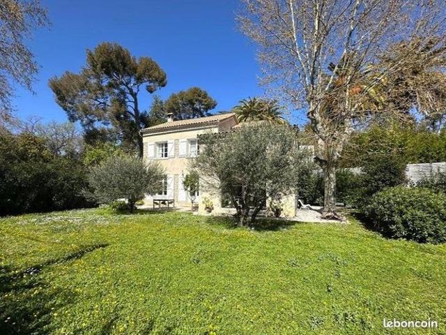 Villa 3 pièces 155 m²