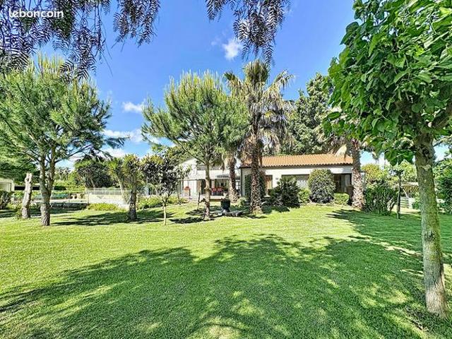 Villa 6 pièces 200 m²