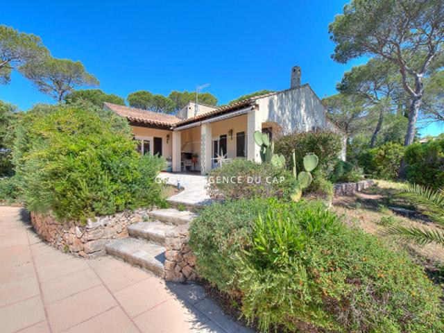 VILLA 3 PIECES AU CALME PLAIN PIED FREJUS