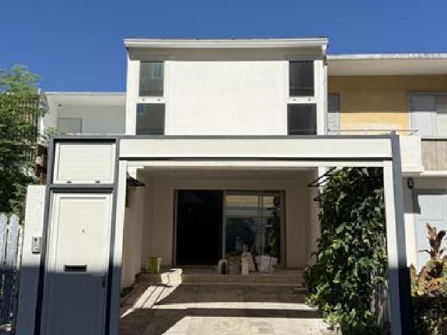 Villa T3 à étage à La Source
