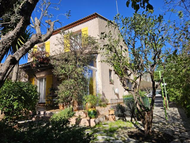 VILLA T3 de 79 m2 VIAGER OCCUPÉ sur 228 m2 de TERRAIN