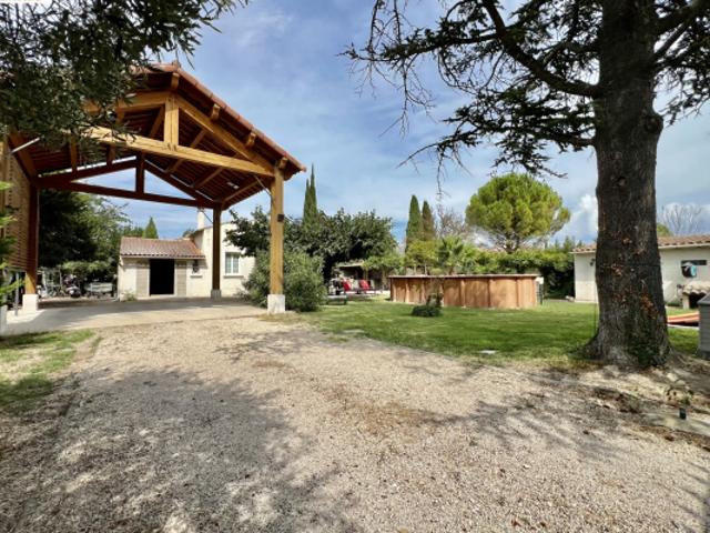 Villa T3 de Standing avec piscine et Jardin Morières lès A
