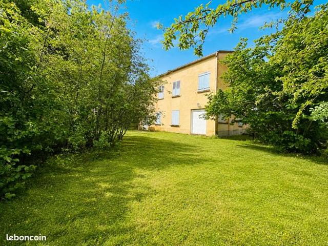 Villa T7 avec terrain de 1700 m² à Casanova
