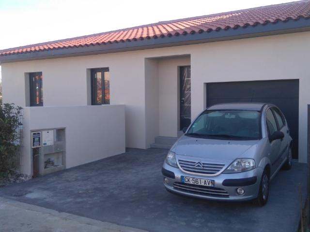 VILLA T4 A LLUPIA