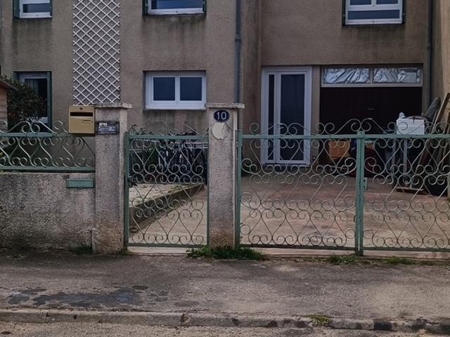 Villa T4 avec garage et jardin