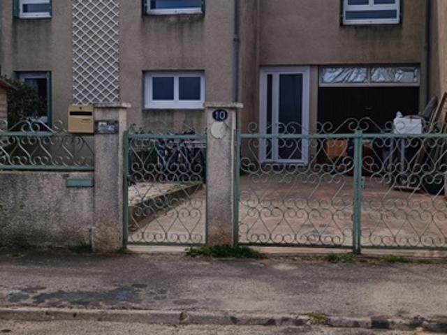 Villa T4 avec garage et jardin