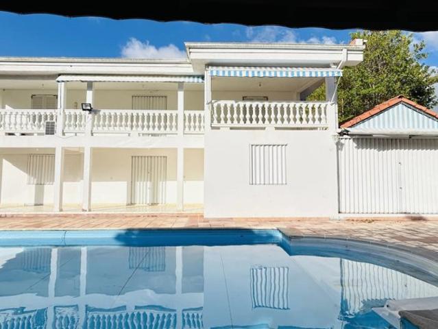Villa T4 avec piscine et fort potentiel à Terreville