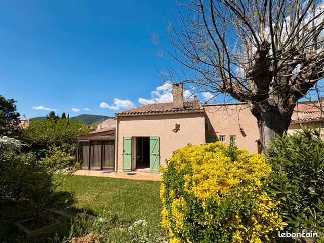 Villa T4 climatisée avec garage et jardinet