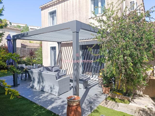 Villa T4 de 83 m2 sur 330m2 de terrain plat avec piscine 13011 Marseille Secteur La Valentine