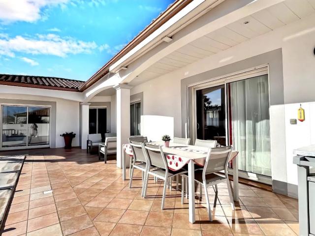 Villa T4 de plain pied avec garage et piscine