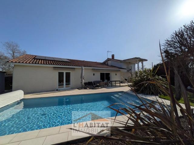 Villa T4 de plain pied avec piscine