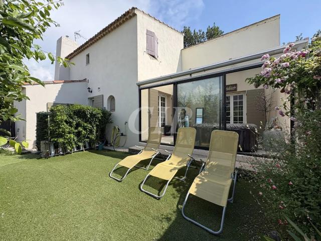 VILLA T4 LES PLATANES 123m2+SS 78 M2