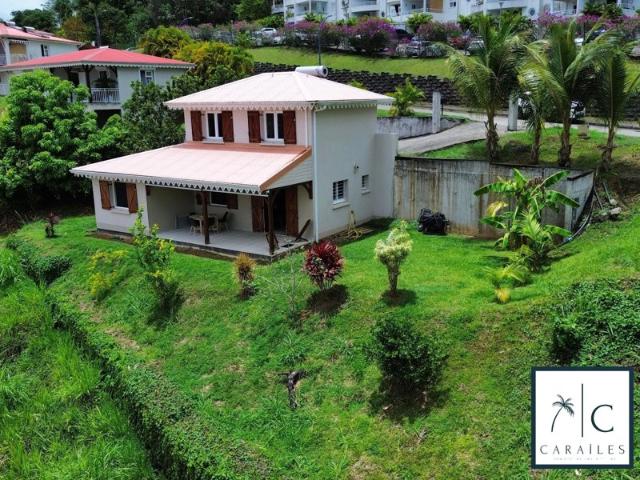 Villa T4 récente avec vue dégagée sur les Pitons du Carbet