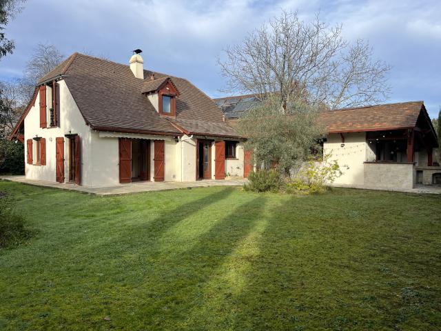 Villa T6 / 4 CHAMBRES PAU NORD