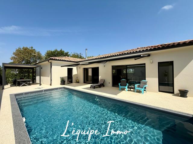 VILLA T5 143M2 AVEC PISCINE ET GARAGE