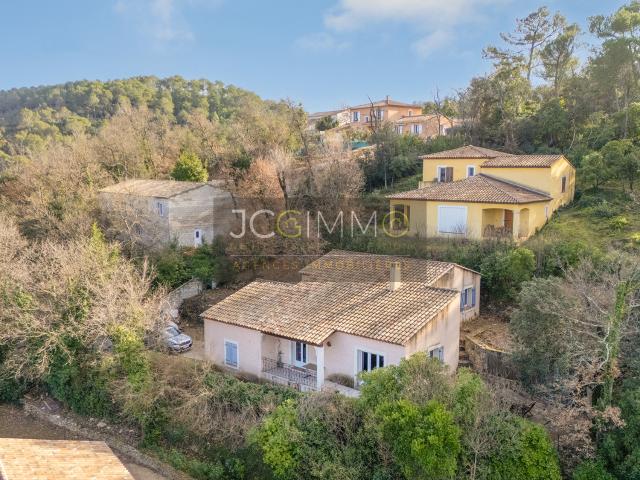 Villa T5 avec garage et terrain de 982m2
