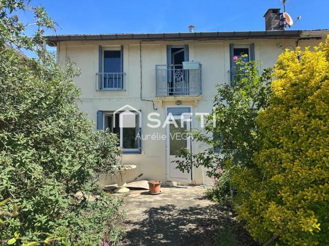 Villa T5 avec jardin, garage et dépendances