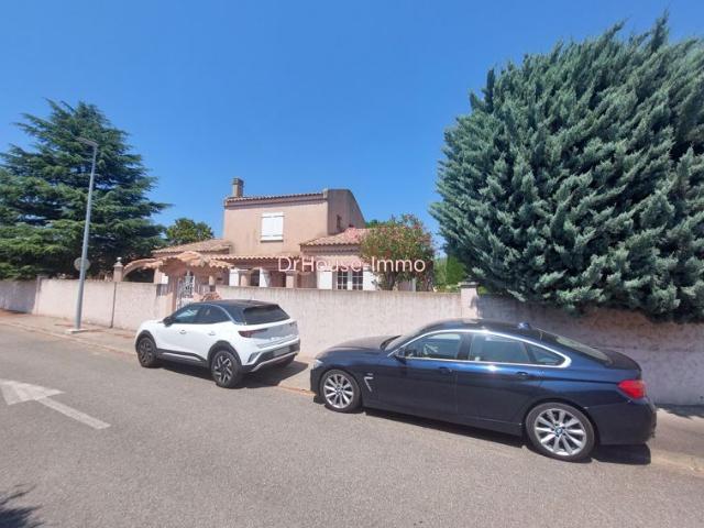 Villa T5 de 115m2 et grande dépendance possible T2 supplémentaire !