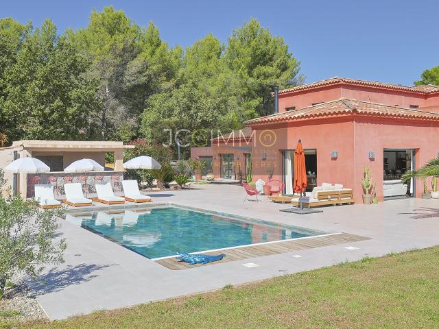 Villa T5 de prestige au Partégal