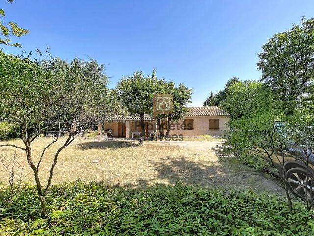 Villa T5 plain pied 119 m², Terrain 1750 m², 4 chambres, Garage, Au calme, Saint Maximin 83470